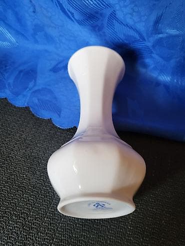 igracke od kestena: Vaza nova Apro porcelan iz 70ih.godina. Vaza nova,bez ostecenja,sve — 8