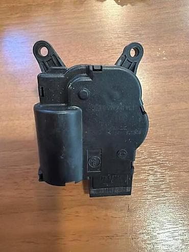 chat novo: MOTOR KLAPNE ZA VOLKSWAGEN GOLF 7, PASSAT B8, TIGUAN . - 5Q0907511H — 1