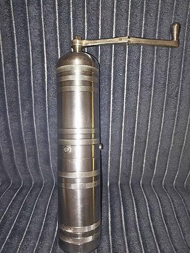 case sa duplim dnom: Ručne mlinove za kafu – klasični cilindrični modeli sa ručicom - Dva — 2