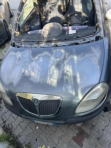 Prodaja automobila: LANCIA Y VRATA BRANIK HAUBA STOP FAR I SVE | Lancia y vrata branik — 2