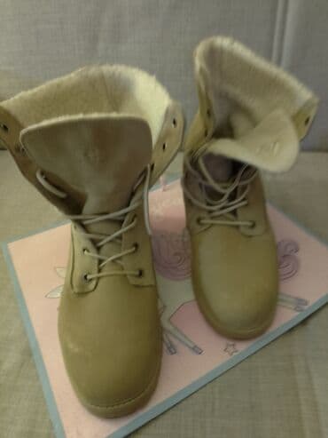 Ankle boots: High boots, 40 — 6