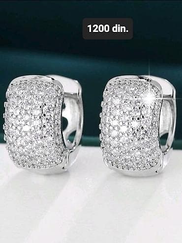 Srebrnaste okrugle minđuše – huggie/karike sa pavé ukrasom -