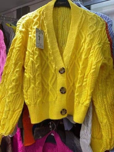 boss dzemper: 2200 din — 2