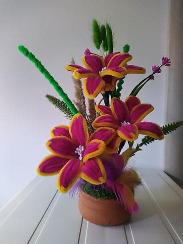 Sweatpants: Ručni aranžmani od plišanih žičica u saksiji - Dekorativni cvetni — 4