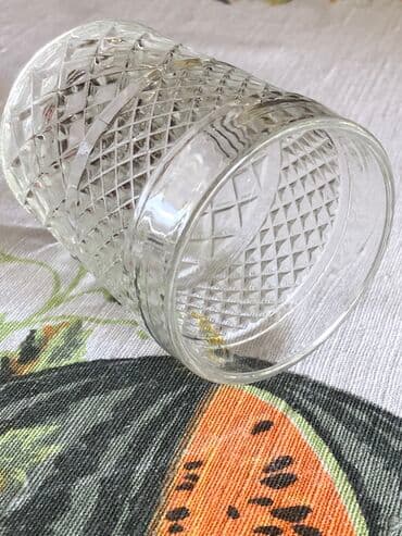 nespresso soljice za kafu: Pet čaša za vodu, sok ili žestoka pića, visina 9cm, prečnik 7cm. Čaše — 3