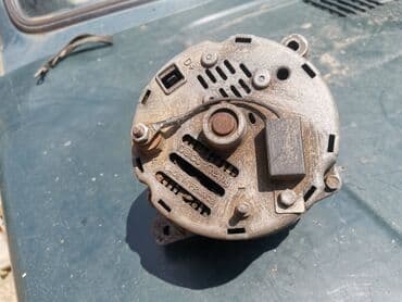 dizalica za auto na vazduh: Alternator Lada 21214i Niva br.3. Polovan, očuvan. Skinut sa — 12