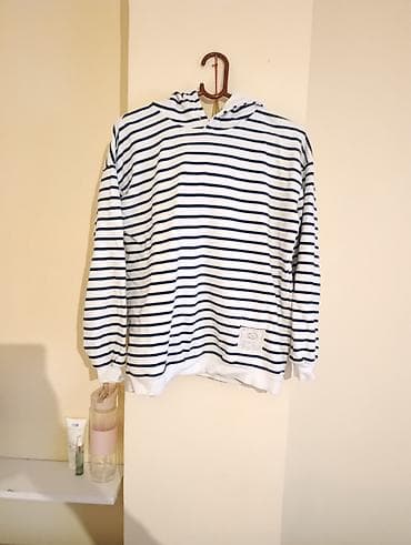 Pruge dukserica sa kapuljačom - Model: klasična dukserica sa