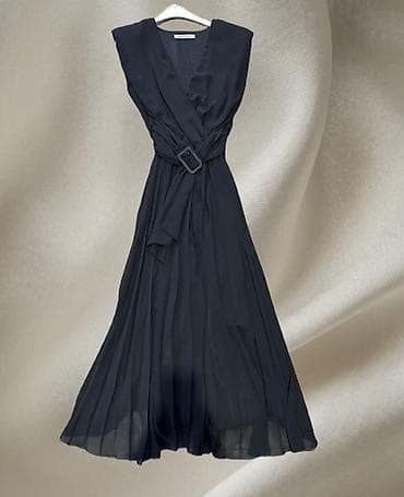 haljine m: 36, 38 Elegantna crna maxi haljina bez rukava - Kroj: wrap/preklop — 1