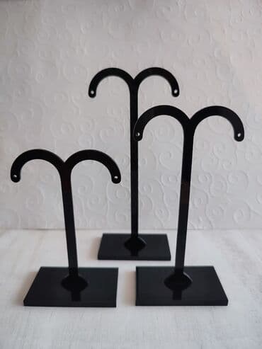 pejzaži ulje na platnu: Set od tri držača za po jedan par minđuša Crni sjajni poliuretan — 2