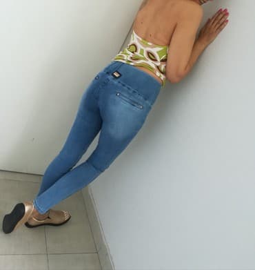 pantalone od vestacke koze: Vrhunske farmerice vel S M — 3