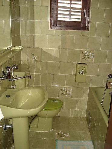 fasade za kuce ideje: Sutomore, iznajmljujem apartman i sobe. Sobe sa dva, tri i četiri — 4