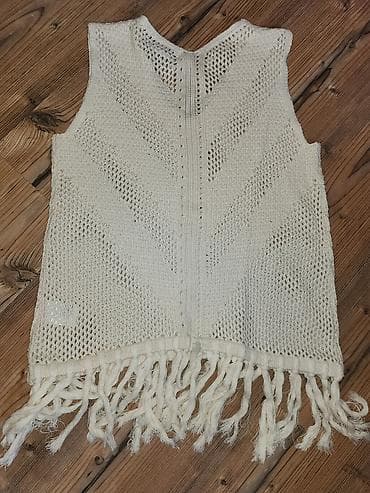 prsluk ženski: Lee Cooper pleteni prsluk bez rukava, krem/bele boje, sa resama. - — 2