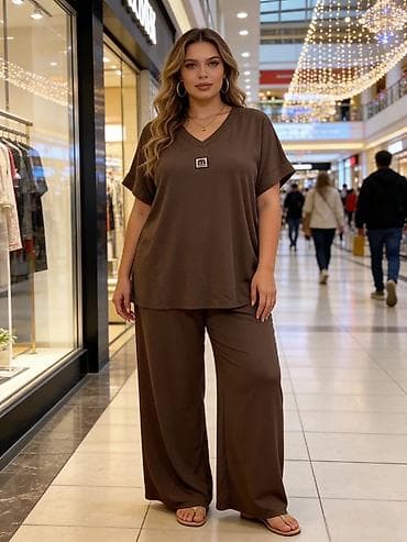 karirani komplet: Komplet ženske odeće – plus size, široke pantalone i majica sa — 5