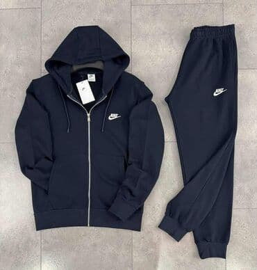 Venčanice i aksesoari: Muški komplet trenerke sa kapuljačom i rajsferšlusom Cena 4900din — 2