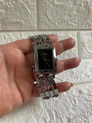 zenske torbe mona outlet: GUESS ženski ručni sat – pravougaono kućište i ukrasna narukvica sa — 8