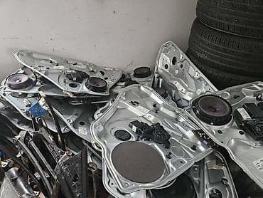 PODIZACI STAKLA ZA VOLKSWAGEN PASSAT B5.5 OD 2001. DO 2005. GOD. |