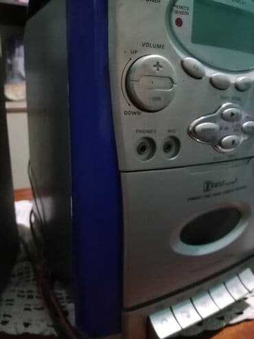 vinix radio: Mini linija, marke First, kupljena u Austriji. Ima CD plejer, radio — 8