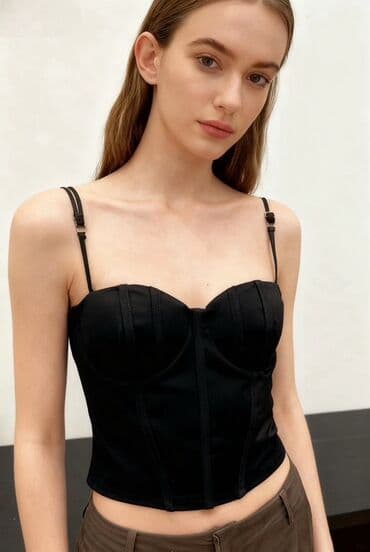 Ostali donji veš: 🔥Korset top sa ojačanim korpama i strukiranim panelima
2000 din — 3