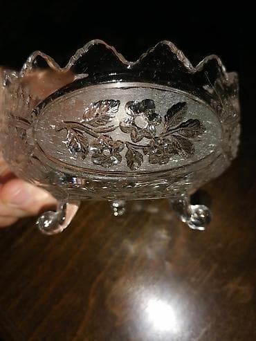 Sweatpants: Prodajem kristalnu bombonjeru iz 1972 godine
NOVO — 5