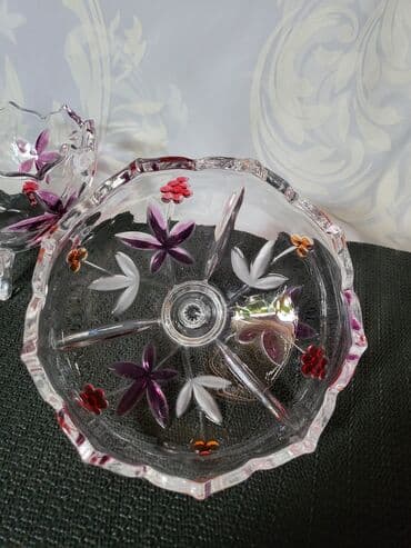 Sweatpants: Nova bombonijera. Bombonijera nova,sve na njoj odsjaj od svetla — 12