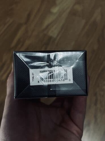 crna torba sa zlatnim lancem: Unisex parfem, Tom Ford, Original — 3