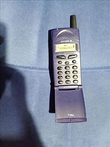 Ericsson T18 Telefon lepo očuvan,boja prelepa,originalno sve,baterija