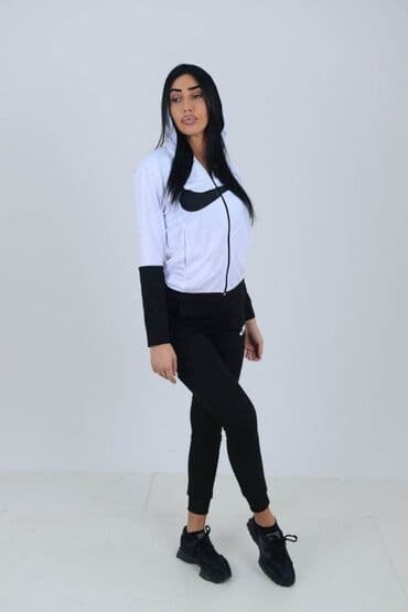 trenerke mokra likra prodaja: Cena 2,900
Mokra likra S, M, L, XL
8 boja — 4