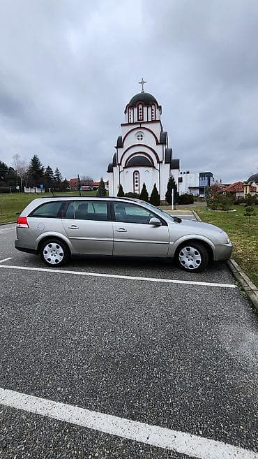 ford k: Opel Vectra Caravan (karavan) – 5 vrata, metalik siva - Prostran — 2