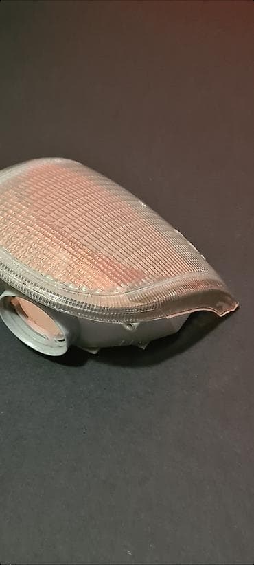 vakum staklo cena: Prednji levi žmigavac pored fara (providni) Škoda Feleicija 1godište — 8