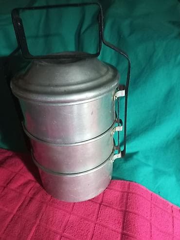 tegla sa porukama: Aluminijumska činija za nošenje hrane – tiffin set sa 3 nivoa - — 1