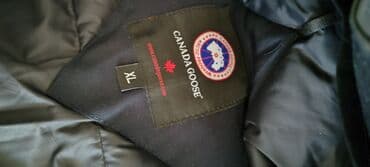 krzna za jakne: Canada Goose zimska parka, crna. - Model: klasična duga parka sa — 11
