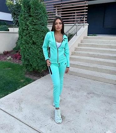 body od: Ženski sportski komplet (dukserica + donji deo) - Model: dvodelni — 1