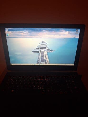 koliko košta iphone 1: Intel Core i5, 16 GB OZU, 15.6 " — 8