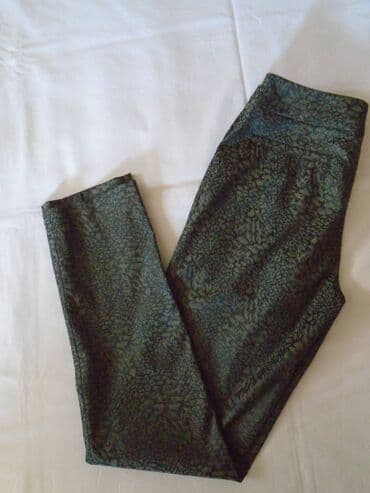 elipsa kompleti sa pantalonama: Moderne pantalone Jones sa zanimljivim printom. Naznacena je velicina — 7