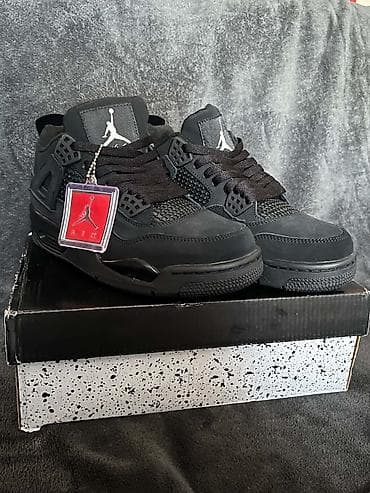 - Prodajem KOPIJA ženski patika, Nike Air Jordan Retro Black Cat, broj