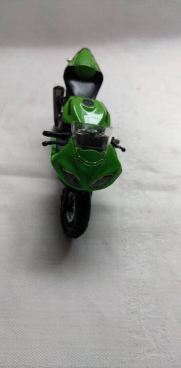 trotinet za devojcice: Maisto motor Kawasaki Ninja ZX10, nekompletan, fali — 2