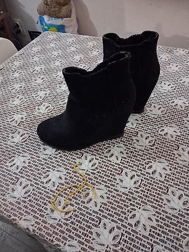 copperminer boots: Ženske crne ankle čizme na punu petu. - Model: kratke čizme do članka — 1