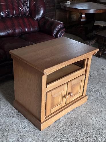 namestaj od paleta uradi sam: TV/AV ormarić od punog drveta (hrast ili svetli furnir), klasičnog — 4