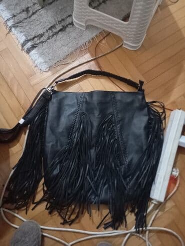 h m torbe: Chloé — 12