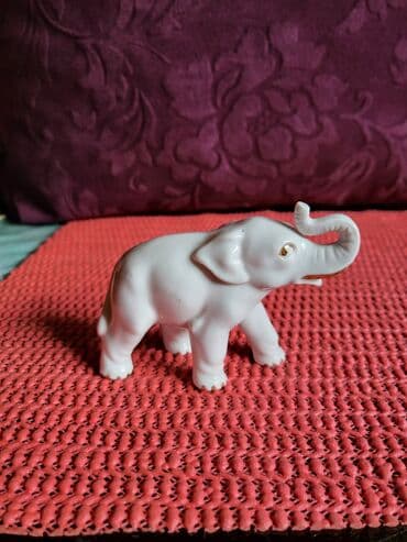 porcelanske solje za caj: Porcelanska nova,vintaz figura slonce. Porcelanska figura sa — 1