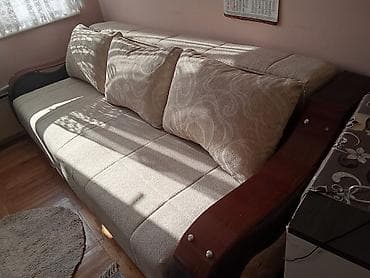 ugaone sofe: Trosed/sofa sa elegantnim talasastim naslonima i bočnim naslonima od — 10