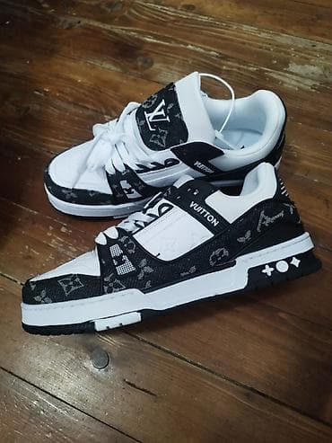 Sweatpants: Louis Vuitton patike NOVO Novo Brojevi 36 do 46 fb Moja Kupovina 1 — 1