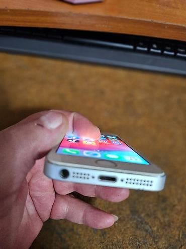 Car Electronics: Apple iPhone 5S sivi/srebrni sa 16 gb memorije baterija dobra sim — 2