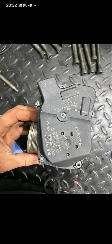 bt holding: AUDI A3 A4 A5 A6 Q5 KLAPNA GASAT TFSI 06F133062J | audi vagen  — 3