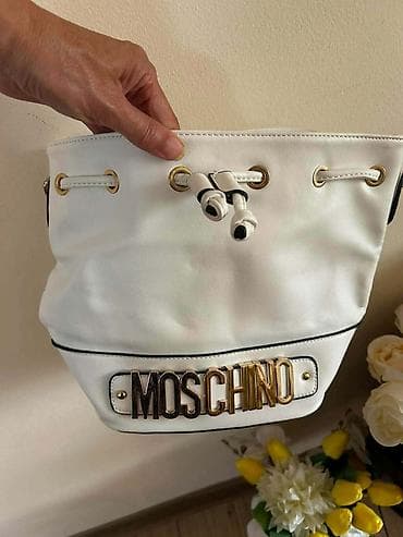 Moschino torba – model “bucket” u beloj boji - Materijal: glatka
