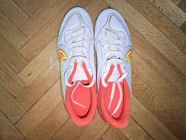 profesionalni mikrofoni za pevanje: Nike, veličina - 40.5, Upotrebljenо — 2