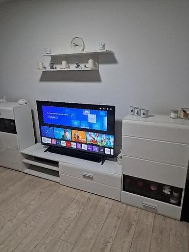 polica za sank: Polica za tv — 4