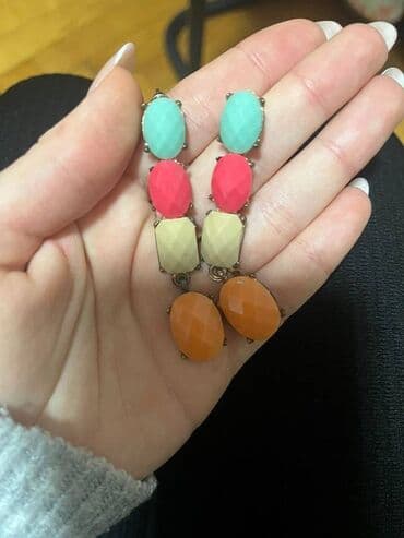 Brooches: Screwback earrings — 1