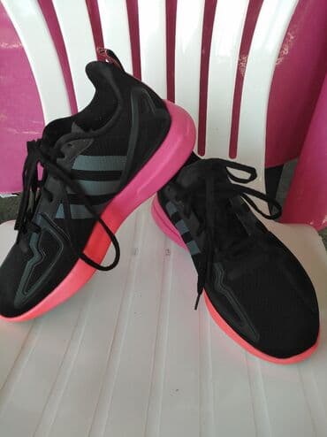 Women's Sneakers and athletic shoes: Adidas, 41.5, bоја - Crna