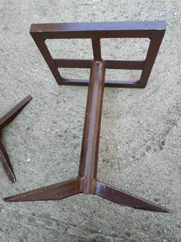 iznajmljivanje zvucnika nis: Prodajem stalke /nosace/ za zvucne kutije, visine 40cm, spoljne — 5
